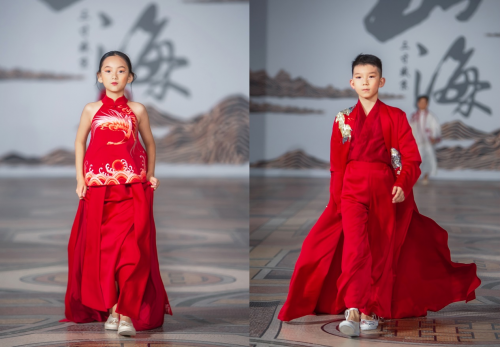 繼紐約時裝周后 香港國際星小超模榮登巴黎小皇宮