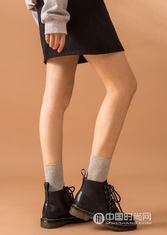 马丁靴怎么搭配显高又显瘦 2020马丁靴时尚穿搭技巧 