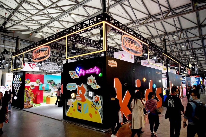 kidsland全新形象亮相上海玩具展，酷玩推荐官KK为你揭秘新品趣玩