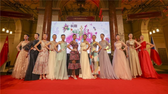 法国轻奢品牌ELINKESY特约赞助2019中华小姐环球大赛