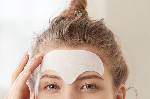 预防抬头纹护肤方法