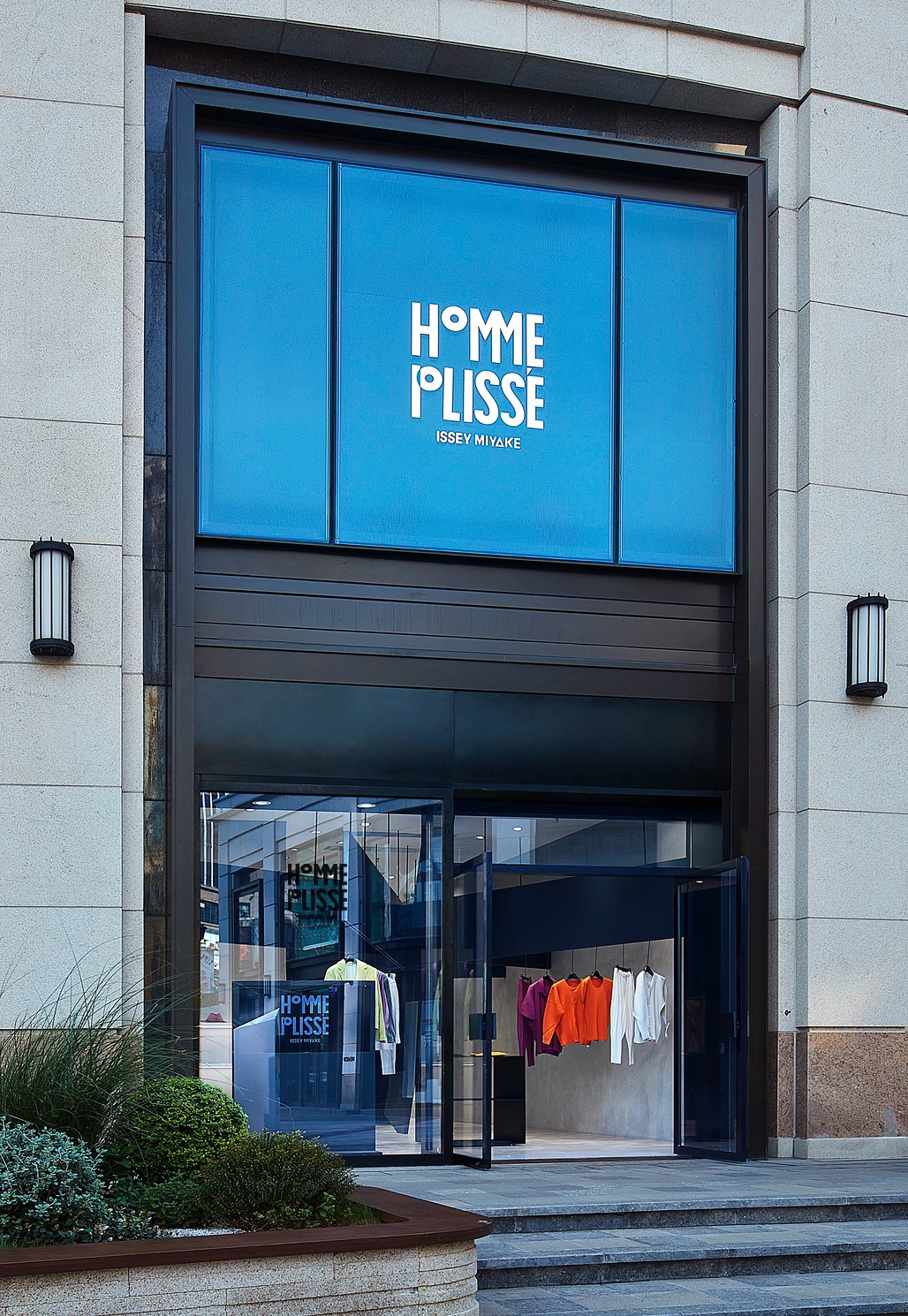 HOMME PLISSE ISSEY MIYAKE中国大陆首家独立精品店开幕