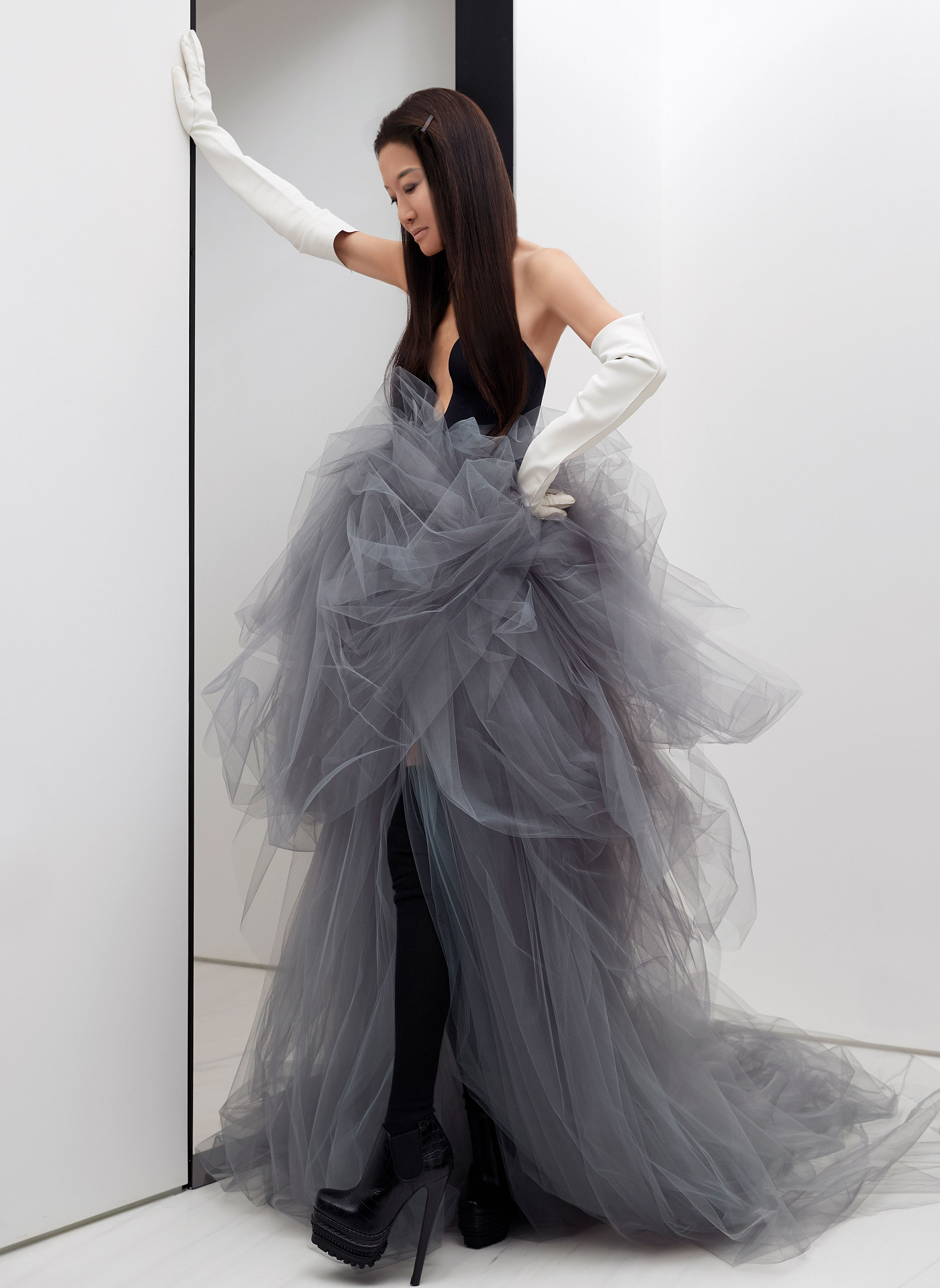 消除婚纱与成衣的界限,Vera Wang预演全新时装系列。