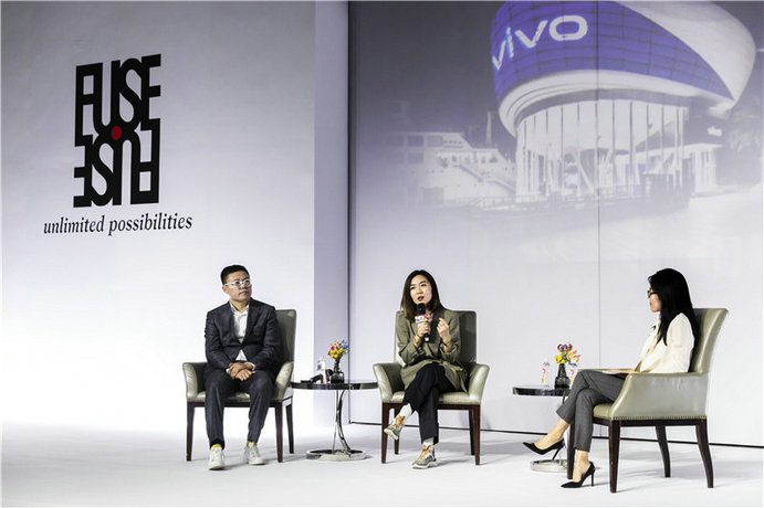 （左起）Penda China建筑事务所创始合伙人主创建筑师孙大勇、IDEO设计主管和商业设计师项赢莹、嘉里发展有限公司KerryOn总经理解青女士.jpg