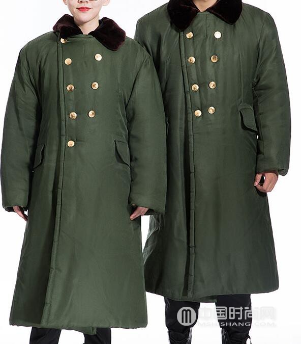 军大衣和羽绒服哪款更保暖 好看又时尚大衣搭配技巧 