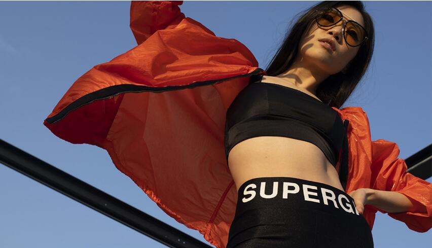 裤袜品牌Calzedonia携手Superga推出全新胶囊系列