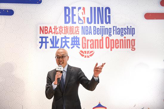 NBA北京旗舰店在王府井隆重开业 传奇射手雷·阿伦现身开业庆典