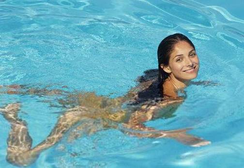 当经期撞上假期,来月经可以游泳吗